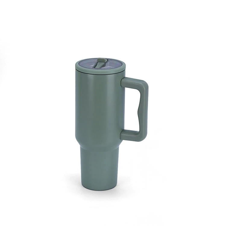 Botol air 40 oz dengan sedotan