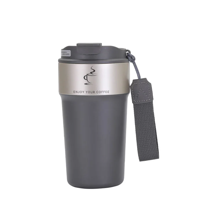 Mug kopi dengan tutup