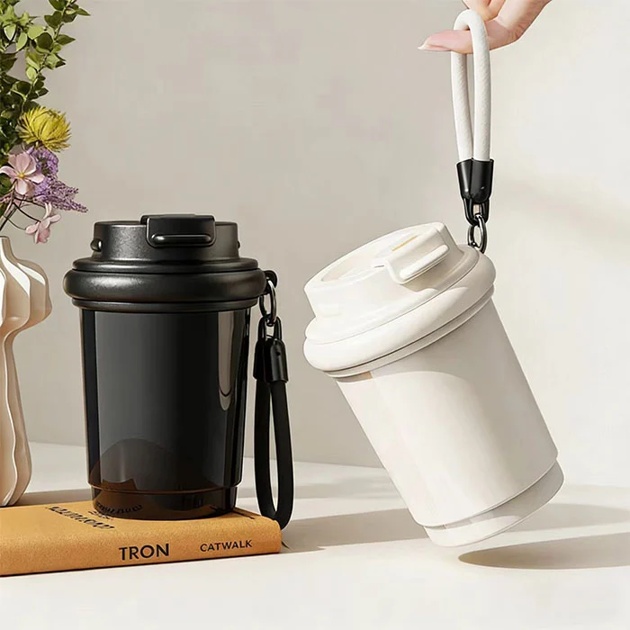 Tumbler Terisolasi Tetap Dingin